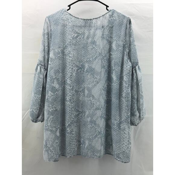 women's airy blue/gray medium Calstyee blouse - Picture 5 of 5